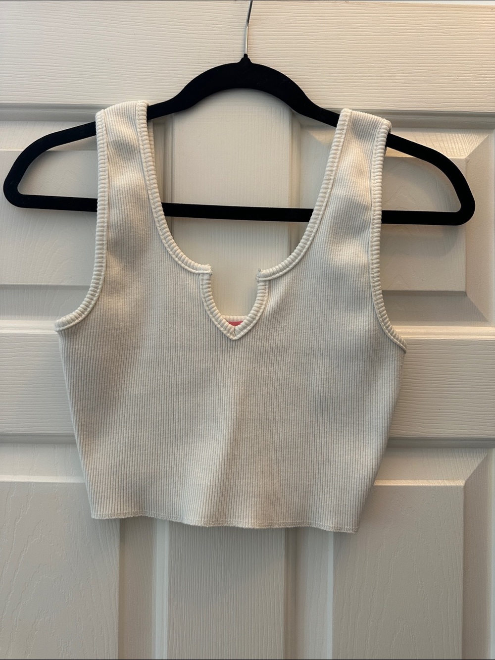 Skull House Designs Women's White Ribbed V-Neck Crop Tank Top